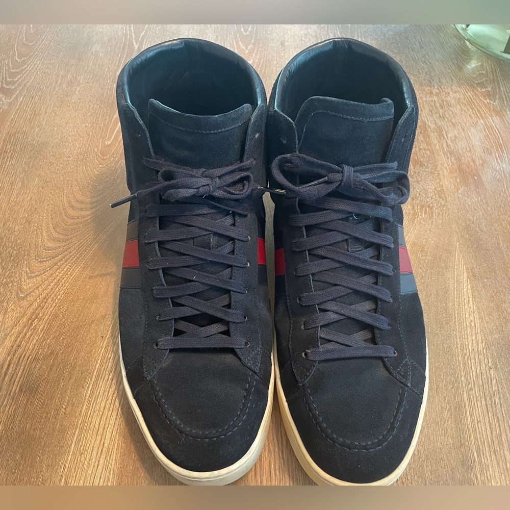 Gucci Mens suede sneakers